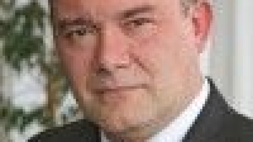 EHUko Errektoreak  unibertsitateen autonomia errespetatzeko eskaera egin du