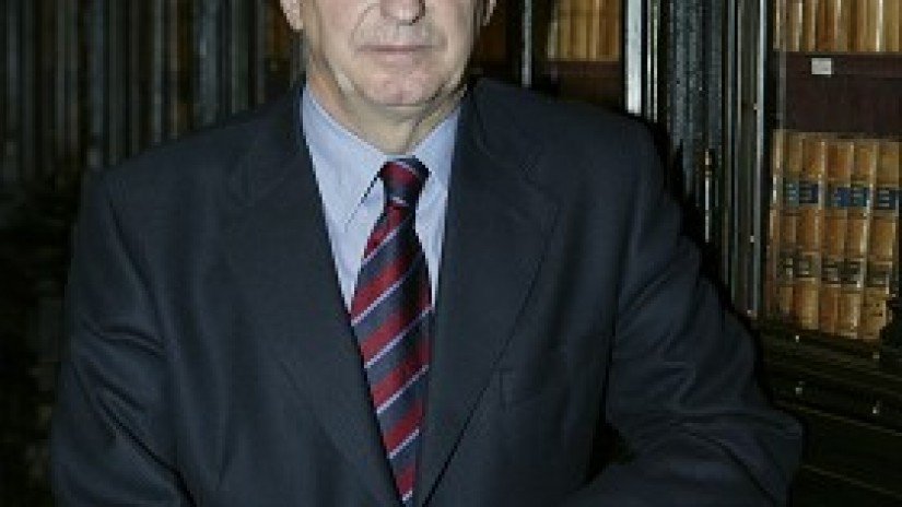 Albisturrek Gobernuaren politikek energia berriztatzaileen sektorearen “geldialdia” ondorioztatuko dutela baietsi du