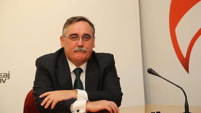 Cazalis: “Legez kanpoko egoeran dauden etorkinei osasun arreta bermatzea eskatzen diogu Espainiako Gobernuari