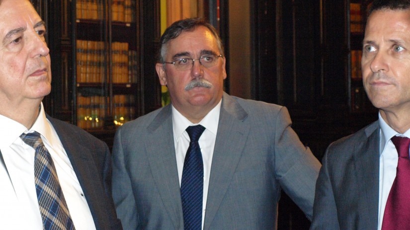 Jose Maria Cazalisek aurrekontuetan gaixotasun arraroak artatzea bermatzeko partida gorde dezala eskatu dio Osasun Ministroari