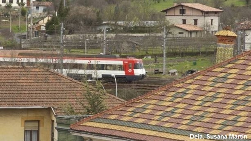 Euzko Abertzaleak Taldeak Orduñako tren geltokiko irisgarritasun trabak konpontzeko dagoen kexa eramango du Senatura