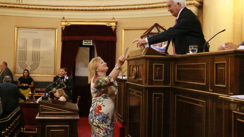 Gallastegi Adin Mahaiko presidente aritu da berriz ere Senatua eratzeko saioan