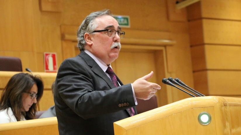 Cazalisek ezetza eman die PPren enpresentzako neurriei Merkatuaren Batasunerako Lege “birzentralizatzailean” finkatzen direlako