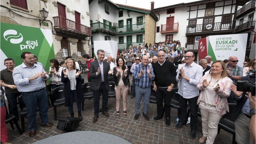 Ortuzarrek euskal hautesleria deitu du Espainiako lau alderdiei Euskadiz ahazteagatik “hautestontzietan ahaztearekin” erantzutera