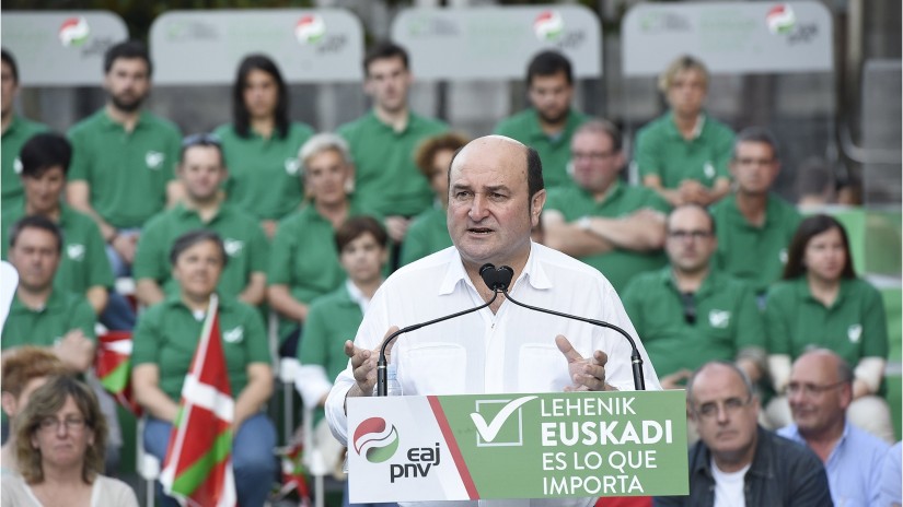 Ortuzarrek euskal hiritarrei ohartarazi die Espainiako lau alderdien estrategiak “hirugarren hauteskundeetara” garamatzala