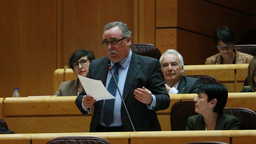 Cazalisek hegaluzearen arrantza kopuruaren historikoan oinarritutako kuotak ezartzea exijitu du Kantauriko flota ez kaltetzeko