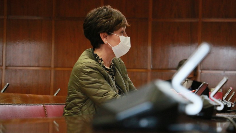 Mertxe Garmendiak Esako urtegiaren egoerari buruzko txosten teknikoen azterketen emaitzak eskatu ditu