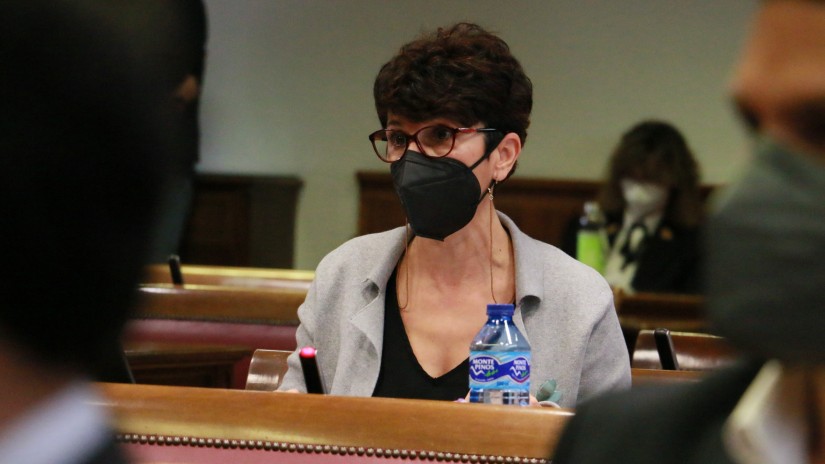 Maribel Vaquerok salatu du Guardia eta Amurrioko Gizarte Segurantzako bulegoak itxi dituztela, Espainiako Gobernuak ez dituelako hutsik dauden lanpostuak bete