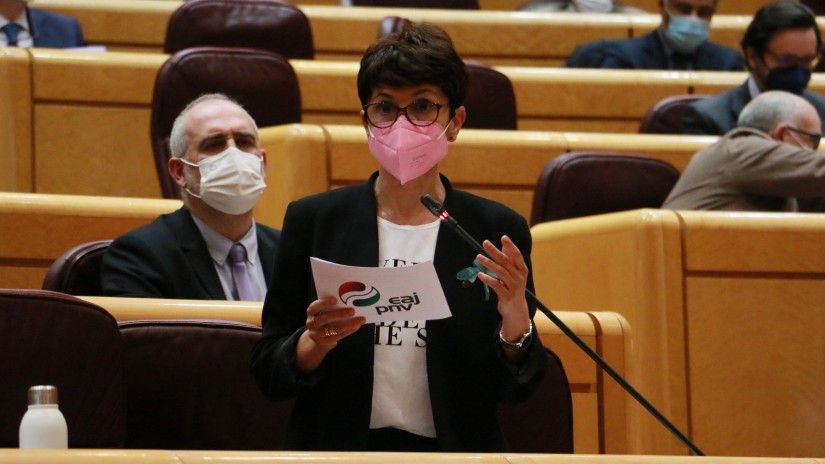 Maribel Vaquerok Espainiako Gobernuari jakinarazi dio kezkatuta dagoela Pablo Gonzalez kazetariaren egoerarekin