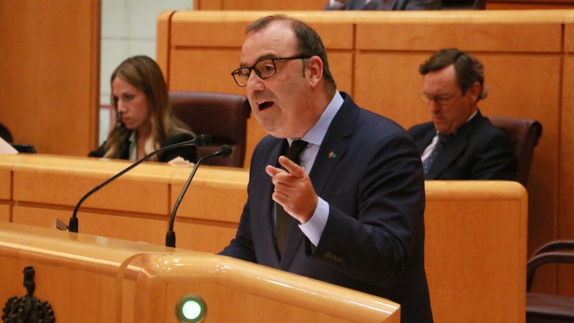 Ikus-entzunezkoen Legean, bere zuzenketei esker egindako hobekuntzak azpimarratu ditu Luke Uribe-Etxebarriak, baina ekoizle independenteen tratamendua deitoratu du