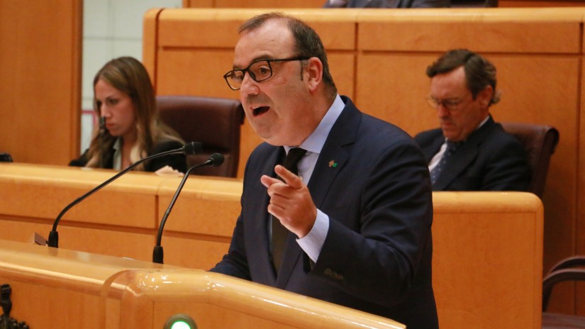 Luke Uribe-Etxebarria defiende el Derecho Civil y Foral vasco