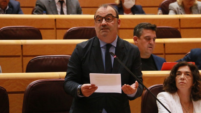 Europar Batasunak benetako atzerri eta defensa politika egin dezala defendatu du Luke Uribe-Etxebarriak